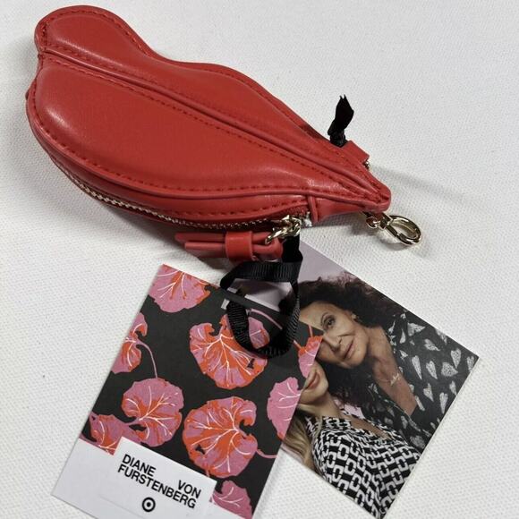 DVF for Target Diane Von Furstenberg RED LIPS COIN POUCH purse Accessory Viral - Picture 1 of 4